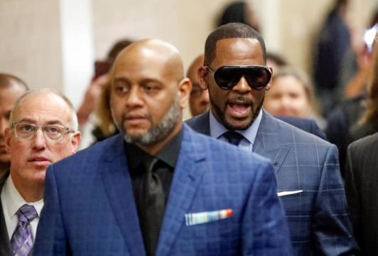 R&B singer R. Kelly detained after child support hearing in Chicago