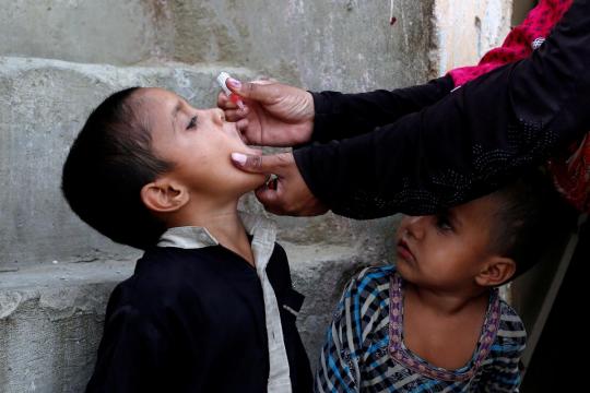 As polio goal nears, Pakistan pushes against vaccine misinformation