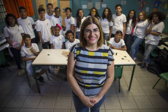 Professora de SP candidata a melhor do mundo quer aplicar US$ 1 mi em escolas