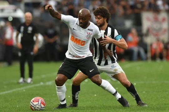 Corinthians x Santos não teve gols, mas foi o duelo tático do ano