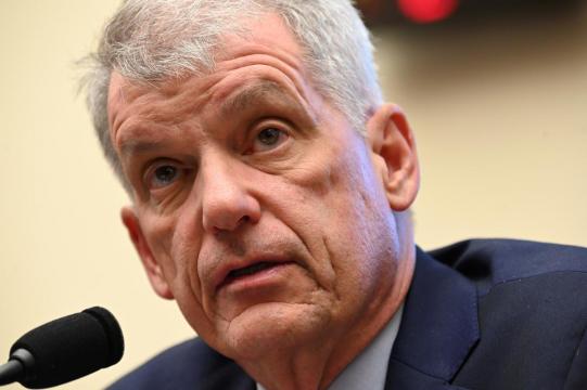 Wells Fargo CEO draws bipartisan ire in Congress hearing