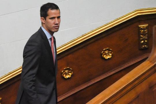 Promotoria venezuelana investigará Guaidó sob suspeita de 'sabotagem elétrica'