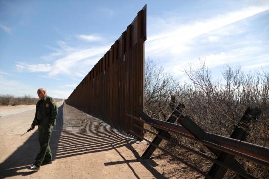 Trump 'wall' in desolate stretch of New Mexico has some asking: Why here?