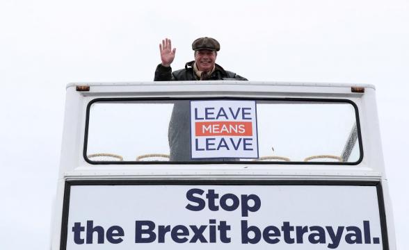 Arch-eurosceptic Farage leads march over Brexit betrayal