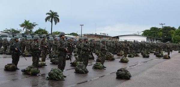 Complemento ao projeto geral | Bolsonaro vai à Câmara e entrega reforma da Previdência dos militares