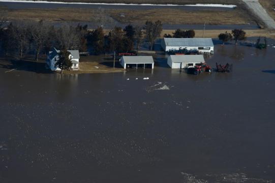 Missouri governor declares state of emergency amid rising floodwaters in Midwestern U.S.