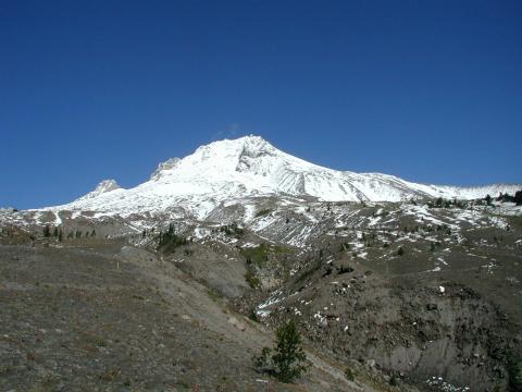 Scientists argue for more comprehensive studies of Cascade volcanoes