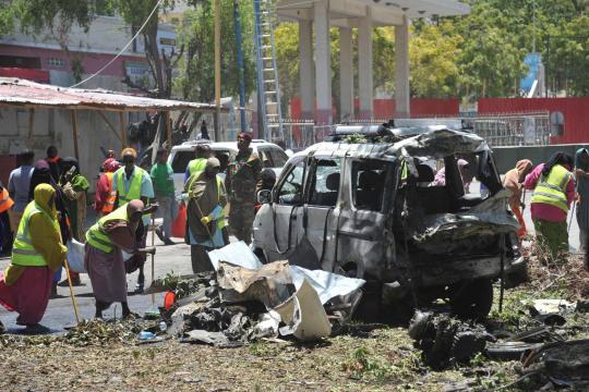 Ataque a prédio governamental na capital da Somália deixa mortos e feridos