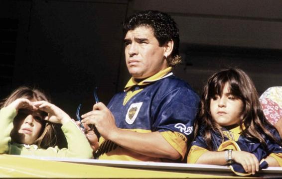 Até este mês, Maradona tinha 5 filhos; agora podem ser 10