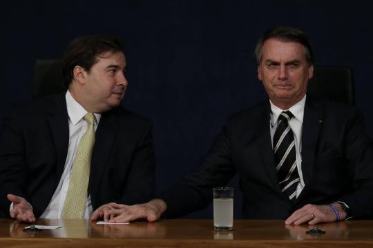 Governo Federal | Jair Bolsonaro está "brincando de presidir o país", diz Rodrigo Maia