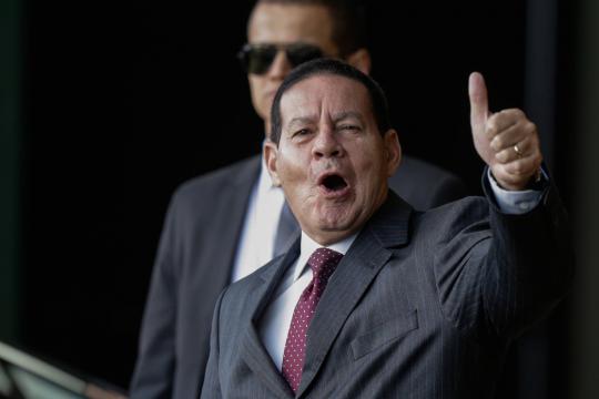 Para Mourão, é legítimo questionar na Justiça celebração do golpe militar