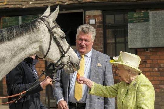 Queen spends an equestrian day in western England