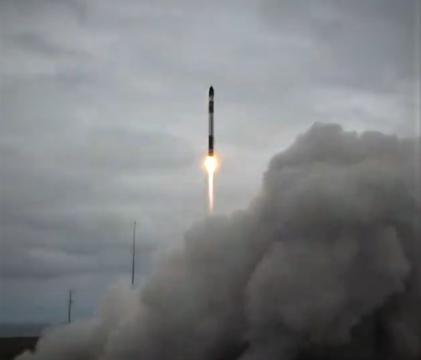 Rocket Lab launches DARPA’s R3D2 experimental satellite from New Zealand