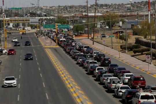 Trump threatens closure of U.S.-Mexico border next week to stem asylum surge