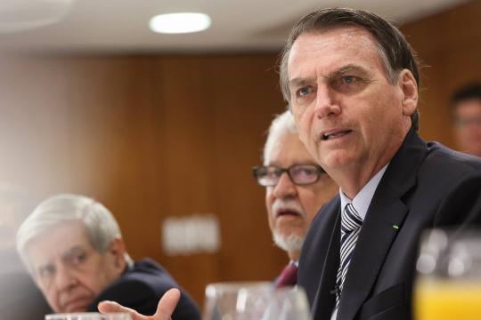 Governo estuda mudança na tributação das empresas, diz Bolsonaro nas redes sociais