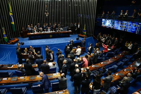 RH do Supremo contraria Bolsonaro e recomenda desconto de imposto sindical em folha