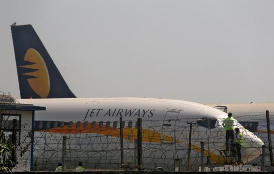 Pilots of India's Jet Airways defer strike, seek salary dues by April 14
