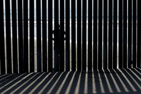 Trump aides repeat threat to shut down U.S.-Mexico border over migrant issue