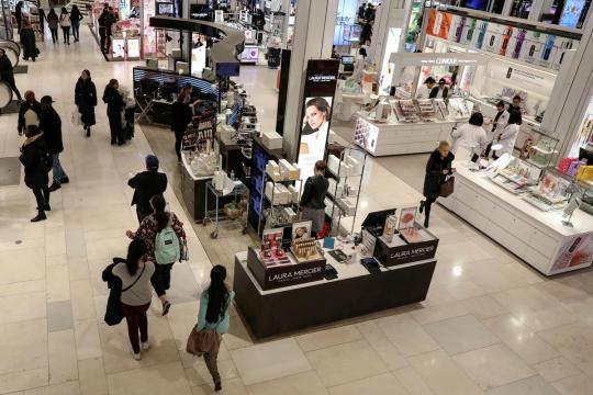U.S. retail sales unexpectedly fall in February