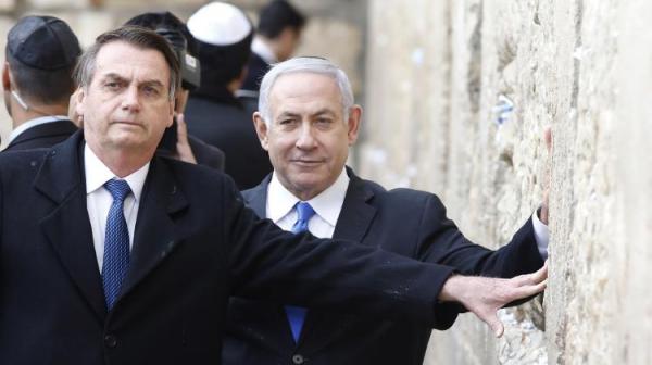 Gesto histórico do presidente | Bolsonaro visita o Muro das Lamentações com Netanyahu em Israel