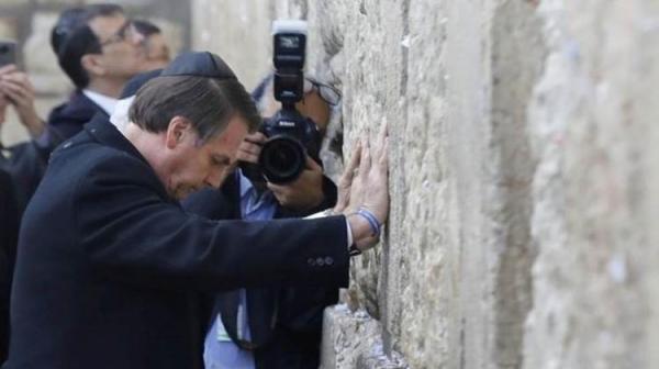 Presidente em Israel | Mudar embaixada para Jerusalém não é tão simples, diz Bolsonaro a TV