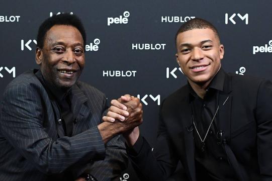 Pelé encontra Mbappé e desafia francês a bater recorde de seu pai