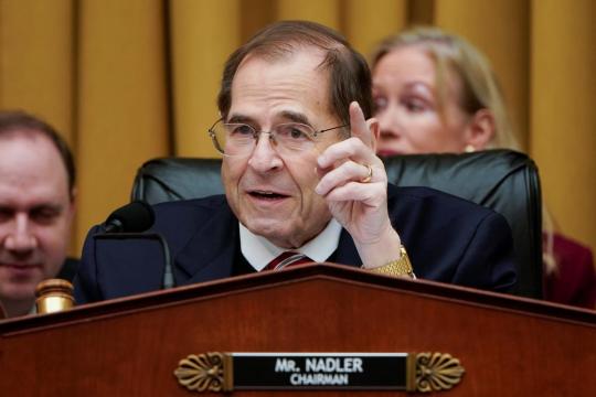 U.S. House panel chairman seeks any Mueller team summaries of probe report