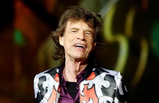 Mick Jagger says he is on the mend after heart surgery