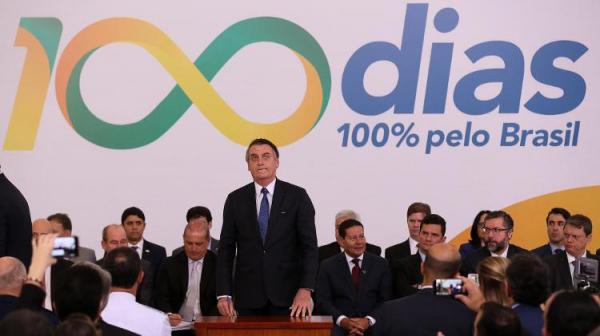 Governo faz balanço de 100 dias  | Mar está revolto, mas céu é de brigadeiro, diz Bolsonaro