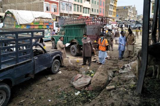 Pakistan market bomb kills 16, half of them minority Hazaras