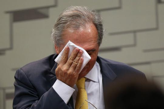 Após intervenção na Petrobras | Guedes diz que é possível consertar decisão 'não razoável' de Bolsonaro