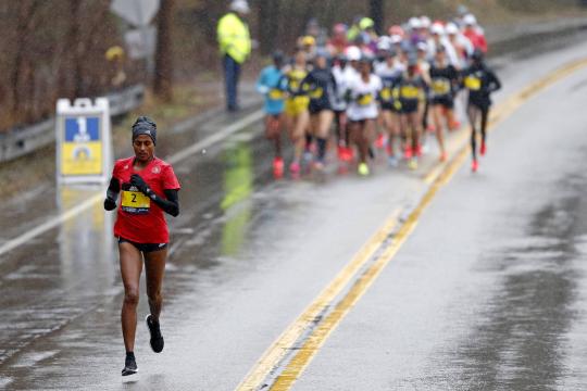 Americano caça trapaceiros que tentam correr Maratona de Boston