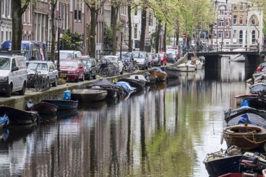 荷兰阿姆斯特丹停车费创新高 涨至每小时7.5欧元