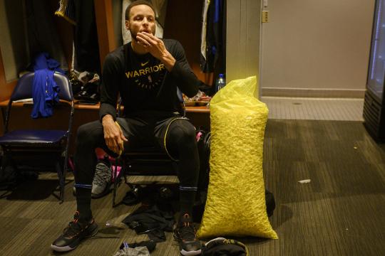 Viciado em pipoca, Curry faz ranking das melhores servidas na NBA