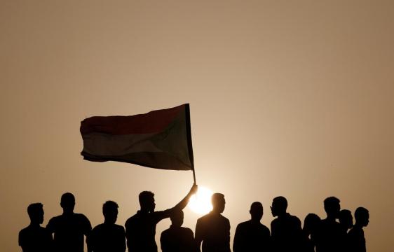 Protesters converge on Sudan defence ministry sit-in to demand civilian rule