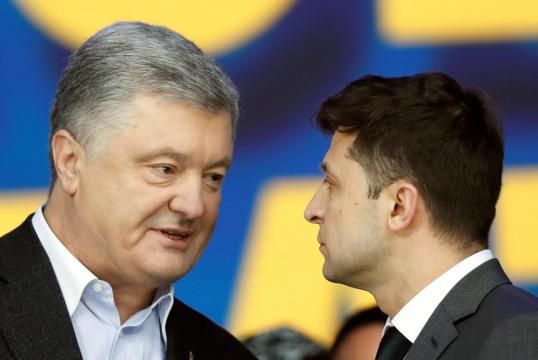 Ukrainian presidential candidates trade insults in final debate