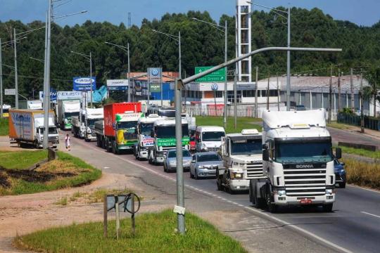 Interferência no diesel | Caminhoneiro divulga suposto áudio com Onyx: 'Já demos trava na Petrobras'