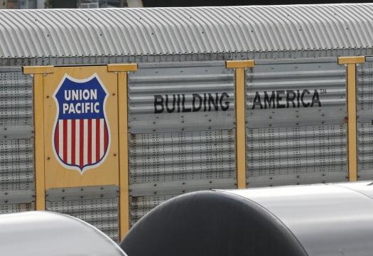 Union Pacific operational overhaul gains traction, shares rise