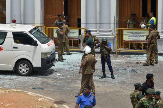Atentado em igreja e hotéis de luxo deixa ao menos 150 mortos no Sri Lanka
