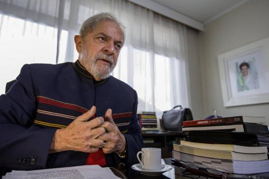 Caso do tríplex | Defesa de Lula diz não ter sido avisada e pede para STJ adiar julgamento