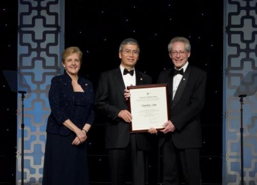 Song receives George A. Olah Award from the American Chemical Society