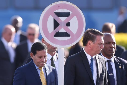 Bolsonaro pede para que ministros evitem temas polêmicos nas redes sociais