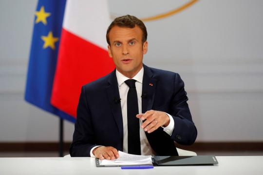 Macron anuncia diminuição de impostos e reforma da previdência francesa