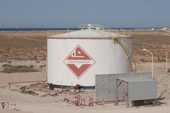 Eastern Libyan forces send warship to oil port, NOC condemns militarization of facilities