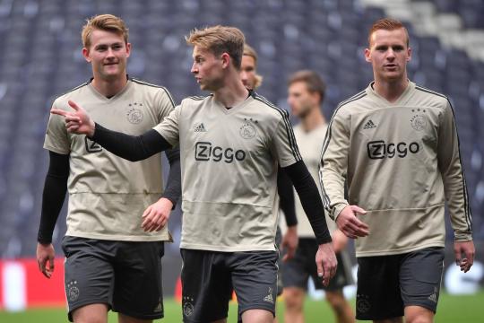 Ajax resgata atitude cobrada por Cruyff para surpreender na Champions