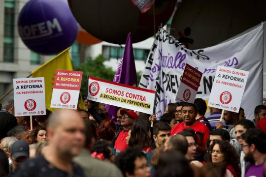 Centrais se preparam para chamar greve geral contra Previdência em atos do 1º de Maio; veja locais