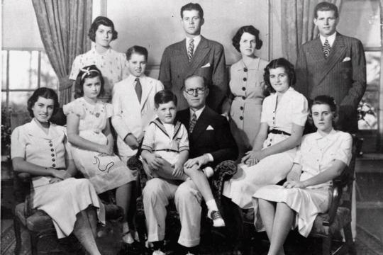 A trágica história de Rosemary Kennedy, irmã de J.F.K. lobotomizada por ordem do pai
