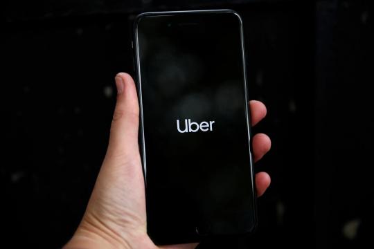Australian taxi drivers sue Uber over 'illegal operations'