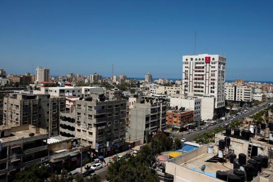 Gaza militants fire rocket barrage at Israel, prompting air strikes