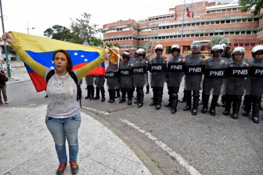 Protestos da oposição começam de maneira tímida na Venezuela
